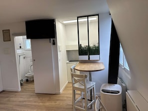 21 : living room