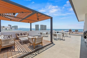 Rooftop Lounge