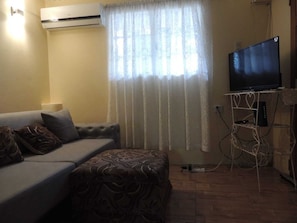 Den area for added quest, or office space