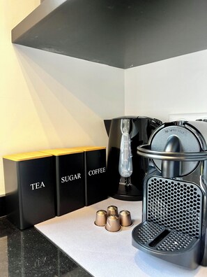 Kaffee und/oder Kaffeemaschine