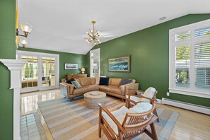 Living Room (3)