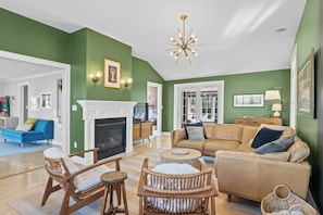 Living Room (2)