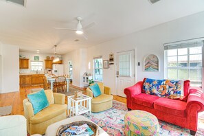 Living Room | Smart TV | Free WiFi | Board Games | Central Heating & A/C