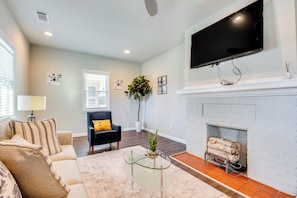 Living Room | Smart TV