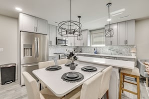 Kitchen | Cooking Basics | Dishware & Flatware | Trash Bags & Paper Towels