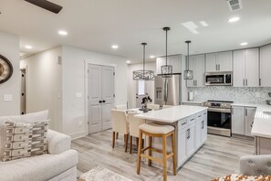 Kitchen | Ice Maker | Keurig Coffee Maker (Pods Provided) | Toaster