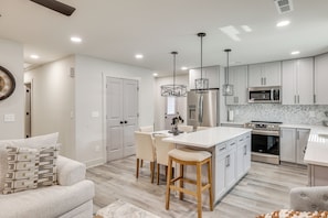 Kitchen | Ice Maker | Keurig Coffee Maker (Pods Provided) | Toaster