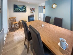 Dining Area | Nemo’s Lodge, Portland