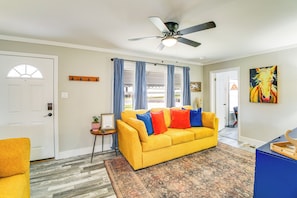 Living Room | Queen Sleeper Sofa | Central A/C & Heating