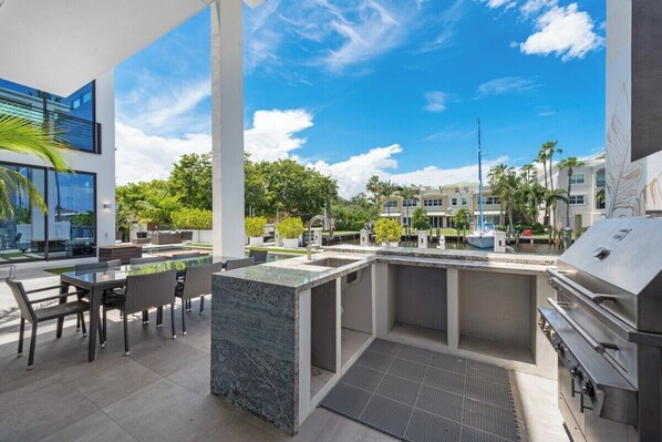 Outdoor dining