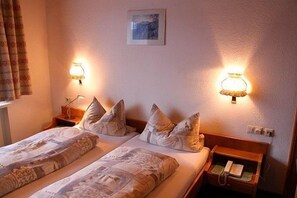 Doppelzimmer mit Dusche und WC-Zimmer, Ansicht 4