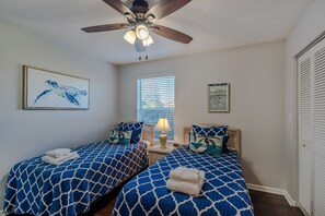 Second Bedroom- Two Twin Beds, Smart TV