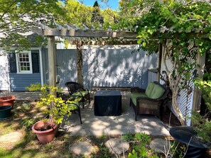 Outdoor sitting area with firepit
