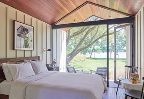 Unit with King bed. Exact unit will be assigned upon arrival. Views, colors, and decor may vary.