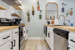 Kitchen with all appliances