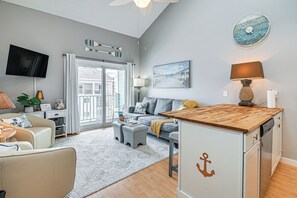 Living Room | Smart TV | Free WiFi | 1st Floor