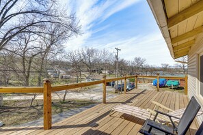 Private Deck | Outdoor Seating