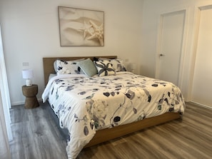 Main Bedroom.
King Bed with Ensuite