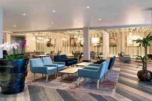Entrance / Reception