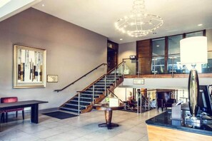 Entrance / Reception