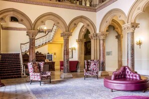 Entrance / Reception