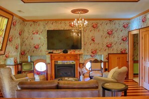 Common Area Ball Room