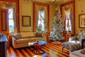 The Parlor Common Area
