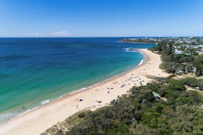 Patrolled Dicky Beach is only a 400m stroll away.