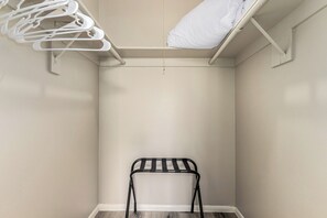 Closets to keep cloths 
