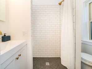 Modern bathroom with beautiful finishing 