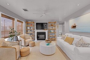 Open Airy Living