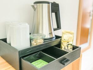 Kaffee und/oder Kaffeemaschine
