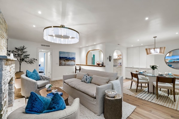 Welcome to "DolceVita"! ~ Downtown Carmel-by-the-Sea Condo