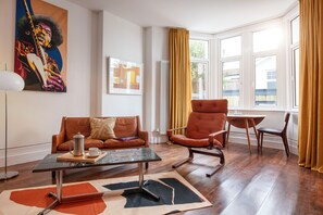 Inviting, warm and stylish - Jimi Hendrix Apartment