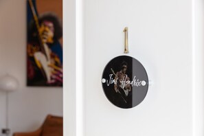 Welcome to our Jimi Hendrix apartment at Chelsea House