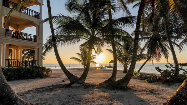 La Belize Oceanfront Pompano 604