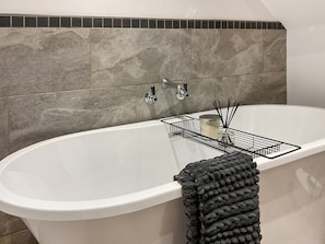 Open plan living space | Mid Terrace, Llanfilo Brecon