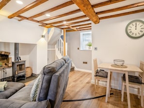 Open plan living space | Mid Terrace, Llanfilo Brecon