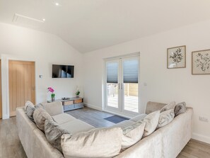 Living area | Lodge 2 - Fieldview Fishery, Saltfleetby