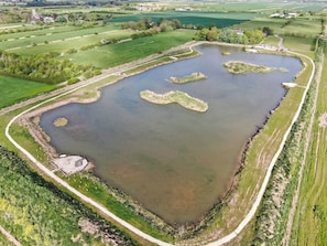 Jacuzzi | Lodge 2 - Fieldview Fishery, Saltfleetby