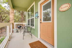 Unit Entrance/Patio | Charcoal Grill | Dining Area