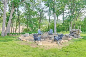 Yard | Fire Pit