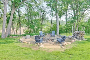 Yard | Fire Pit