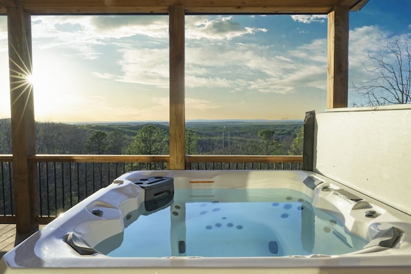 Outdoor spa tub