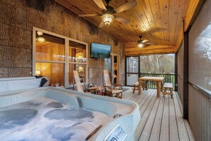 Screened in deck 