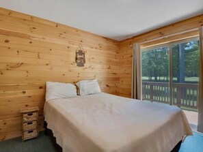 Bedroom Queen Bed