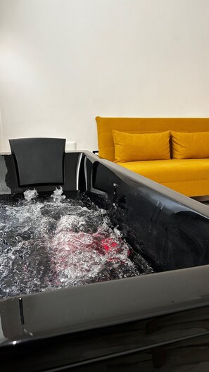 Bain à remous intérieur