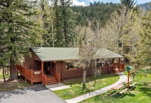 Evergreen Cabins Duplex A/B- Rent both for a discount!