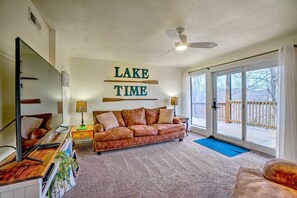 Living Room-Lake Time