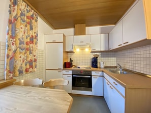 Interior Design, Holz, Möbel, Flooring, Decke, Countertop, Fussboden, Küche, Zimmer, Cabinetry